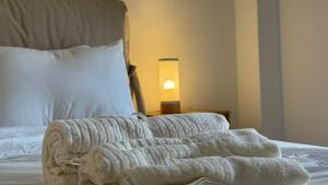 Modern Athenian Escape Walk to Metro & Acropolis