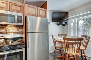 Park Meadows 2C by Ski Country Resorts