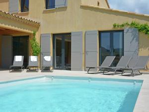 Villas Luxury villa with heated private swimming pool in grounds walking distance from Malauc ne : Villa 4 Chambres