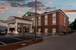 Holiday Inn Express PrincetonI-77 by IHG
