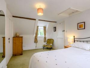 2 Bed in Field Dalling KT007