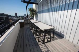 Gorgeous Designer Hideaway w Views at The Harri