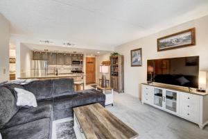 Trails End 203 by Ski Country Resorts