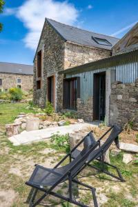 B&B / Chambres d'hotes La Ferme du golf, gite atypique et artistique : photos des chambres