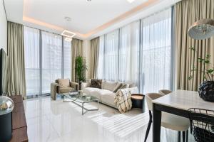 Venetian - Relax in your private pool balcony in Dubai