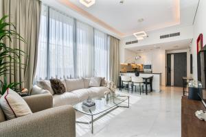 Venetian - Relax in your private pool balcony in Dubai