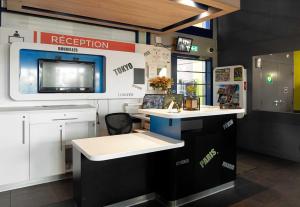 Hotels B&B HOTEL Cergy Pierrelaye : photos des chambres