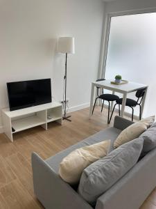 Charming Aroeira Beach Studio