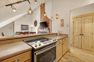 Ski Country Penthouse 4 by Ski Country Resorts