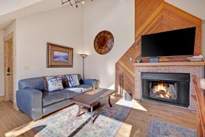 Ski Country Penthouse 4 by Ski Country Resorts
