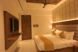 Hotel Sahana Grand