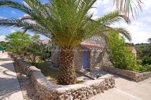 Schöne Wohnung In Veli Losinj - 3hvězdičkové hotely ve městě Veli Lošinj