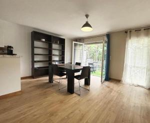 Appartement avec balcon terrasse climatisation