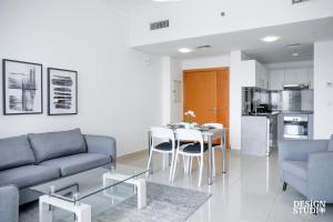 LIGHT APARTMENT by Design Studio