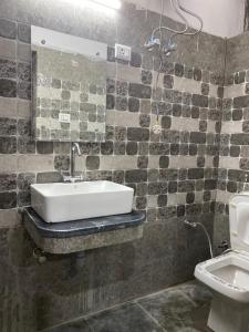 Hotel Tara Palace By MIDTOWN