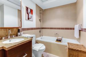 Lux Burj and Fountain views Steps from Dubai Mall