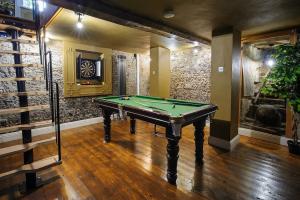 Rock and Roll Suite In Manor House