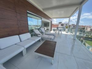 SEA VIEW LUXURY PENTHOUSE WITH SAUNA, JACUZZI AND POOL in VILLA ZADAR SUPERIOR
