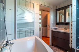 Maisons de vacances La Jasserie - Jardin de 1800 m² et terrasse : photos des chambres