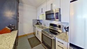 Crestwood 2213 Premier 2 Bedroom