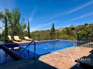 Lovely 3BD 4BA APT Pool Gym Parking