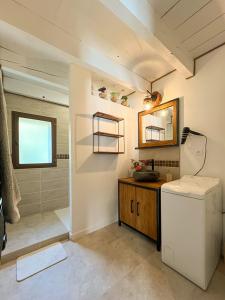 Appartements Nature&detente jacuzzi au pied du Mont Ventoux parking prive gratuit : photos des chambres