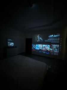 شقق فاخرة بحي الروضة مع سينما بغرفة النوم