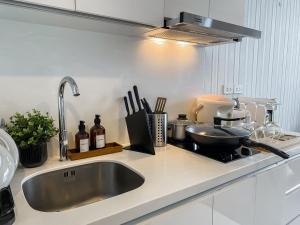 Modern High-Rise 1BR - Ultra Fast Wifi - Sathorn
