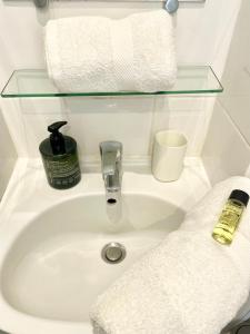 Charming & bright studio apartment Heart of Paris 2 Le Marais