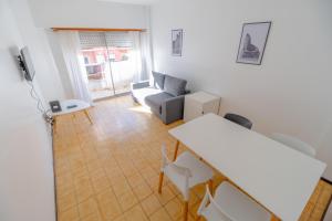 Check and Home - Bolivar II - 4 Huéspedes Amplio y Céntrico con Balcón