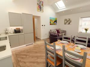 Lakes View Apartment 3