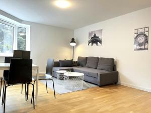 Central and Spacious Apartment for 8 in Vestbyen