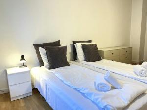 Central and Spacious Apartment for 8 in Vestbyen