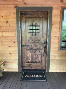 Laurelwood Luxury Cabin Hot Tub