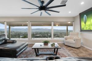 Dewey Mountain Getaway 3BR Home with Hot Tub, Gym and Sauna