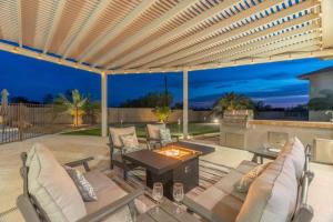 4BR Mesa Mountainside Retreat with Pool, Hot Tub and Games