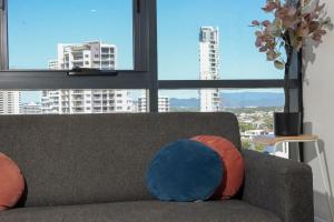 Chic 1BR Getaway Steps from Beach and Surfers Paradise