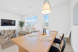 673 BRAND NEW 3BR Luxury House by Disney Orlando