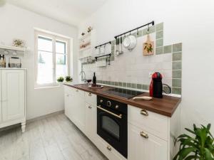 Antica holiday house with pool, sea view