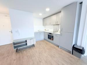 Modern 2 Bedroom Chinese Quarter