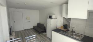 Apt 1 Quarto, Varanda, Praia, Acessos, Prestige For Home