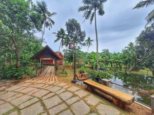 Nellu - Tranquil Pool Villa & Organic Farmstay near Varkala - Obiekty bez kategorii w mieście Thiruvananthapuram