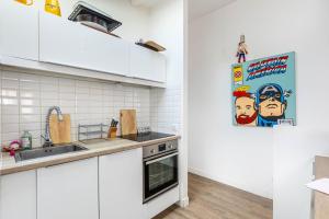 Le Contemporain - Terrace & Near Montmartre