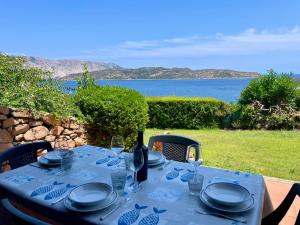 Villaggio Est 2 camere con Giardino Vista Mare