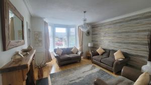 4 Private bedroom house with 3 parking spaces free