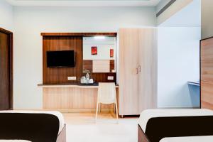 Super Townhouse Chennai Near Airport Formerly Sai Bala Budget