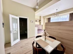 Five Seasons apartments