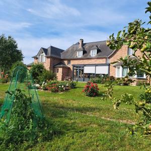 B&B / Chambres d'hotes LA CHARMERAIE : photos des chambres