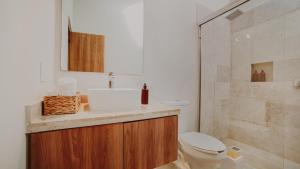 2 story Penthouse La Veleta 4Br