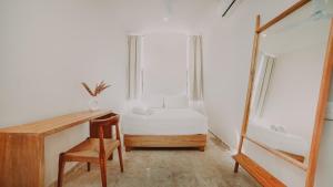 2 story Penthouse La Veleta 4Br